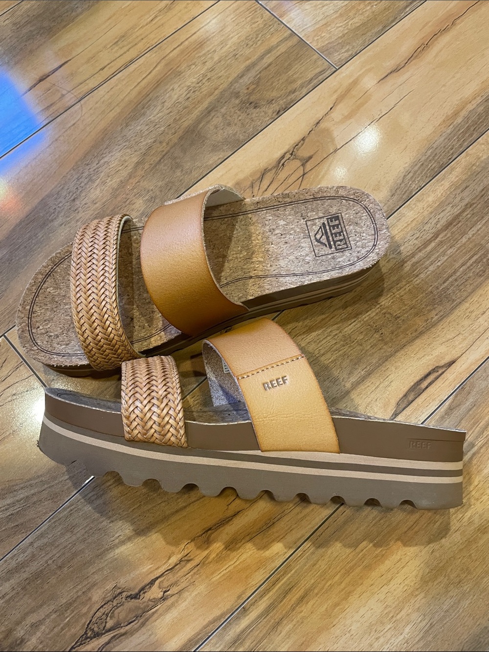 Size 8 reef cushion vista hi sandal in natural braid